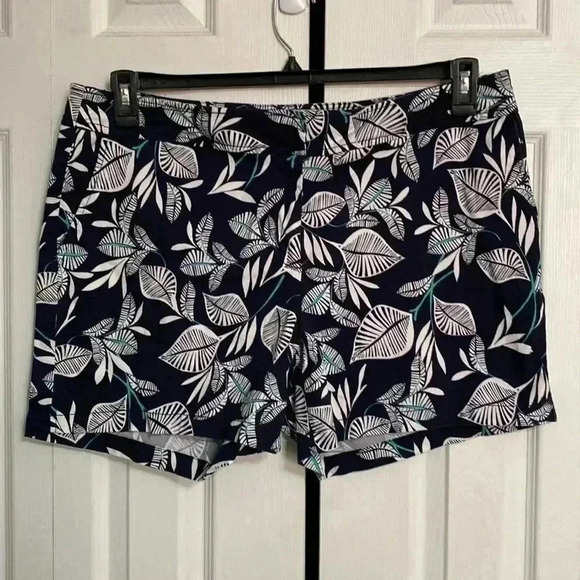 Recreation navy & white leaf shorts - Picture 1 of 11